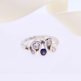 18 carat white gold and diamond River Ring